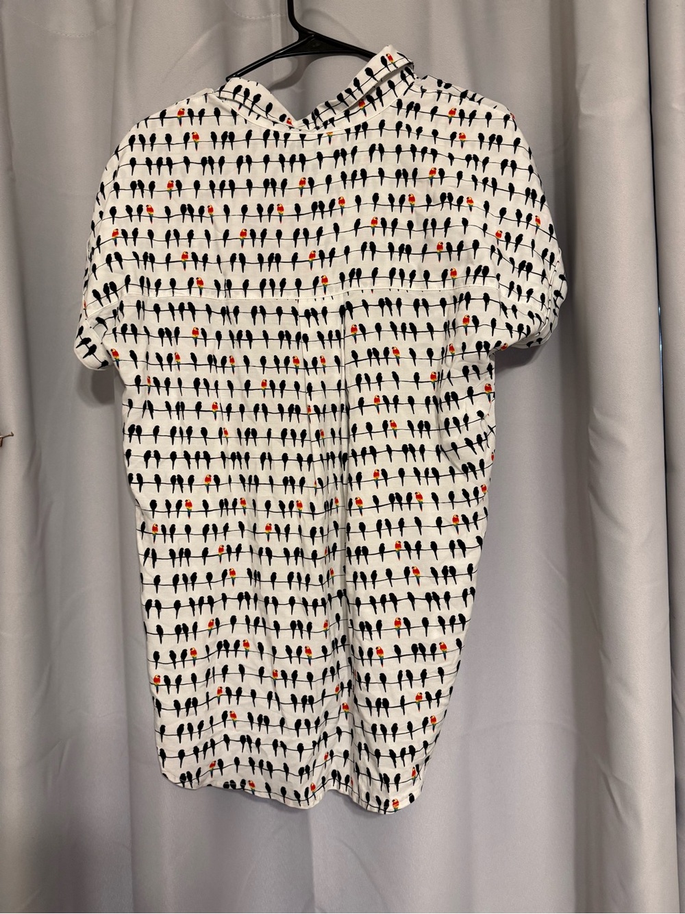 White Short-Sleeve Button Front Blouse with Black & Red Parrot 🦜 Bird Print - Picture 3 of 6